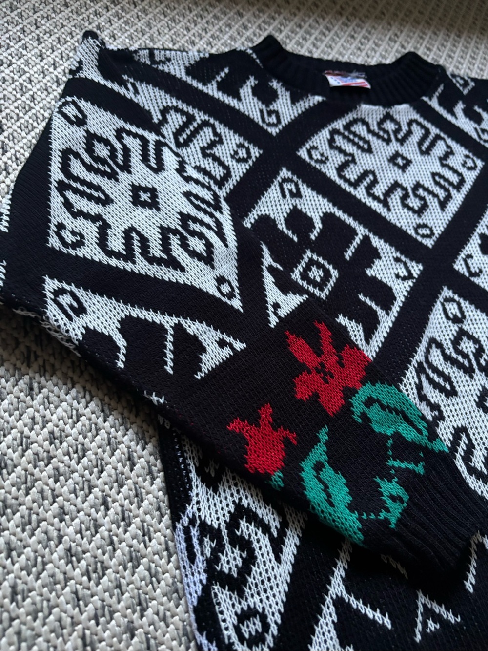 Vintage United Sweaters of America Black Knit Floral Geometric Sweater - Picture 5 of 11